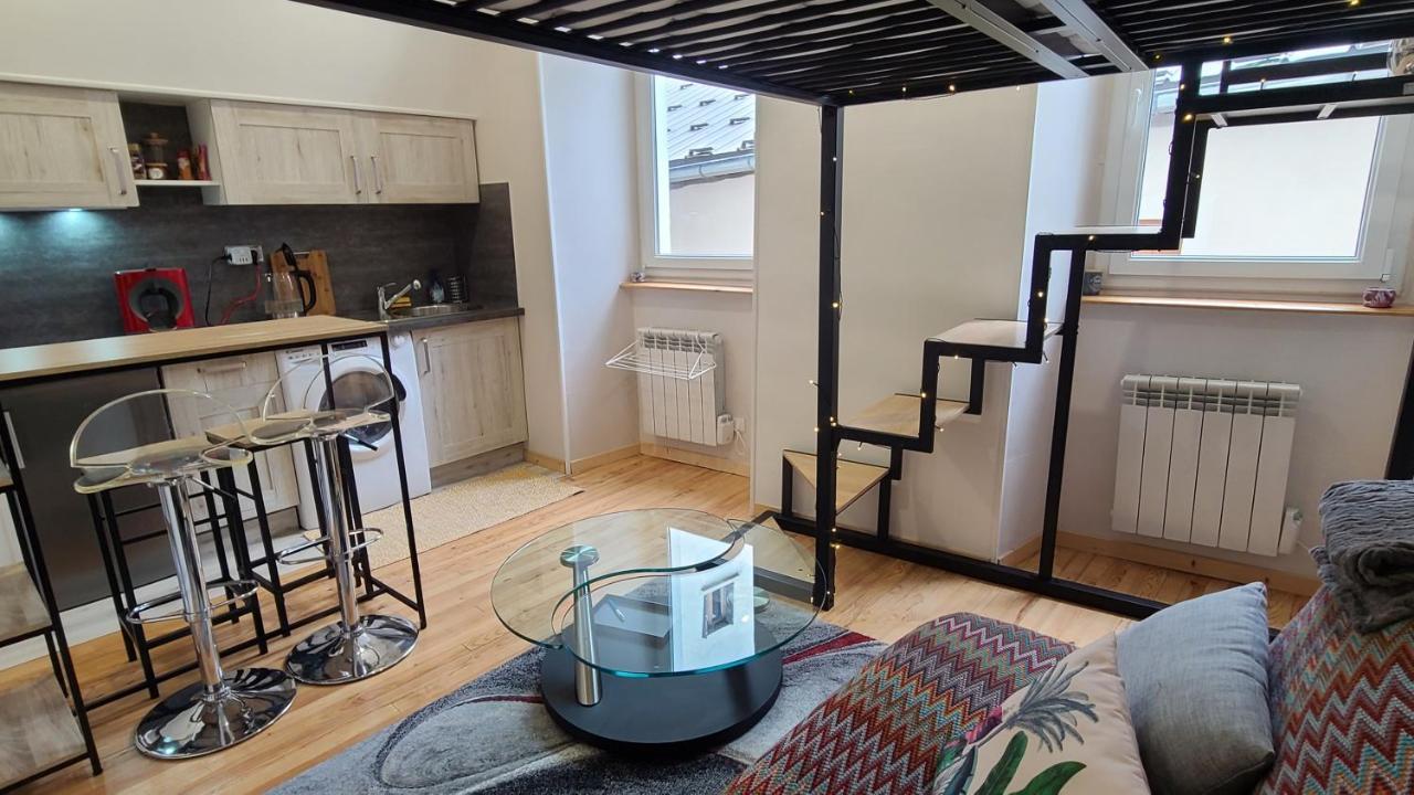 CHIC&MODERNE au coeur de la vie embrunaise Extérieur photo